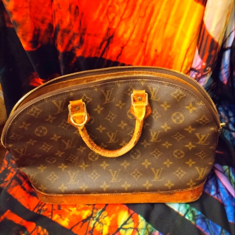 Authentic Louis Vuitton alma purse